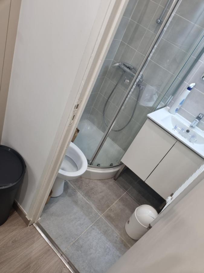 Studio 昂蒂布 外观 照片